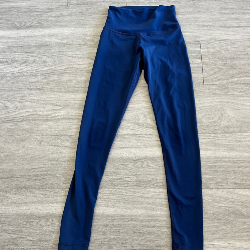 Blue leggings